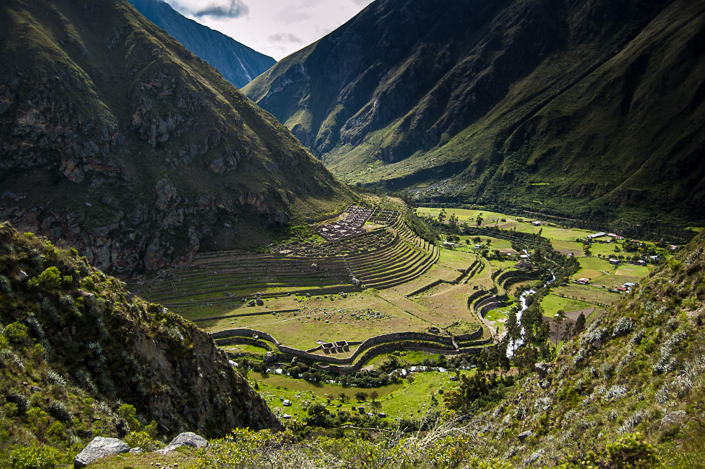 Inka Trail to Machu Picchu, classic 4 day Trek  / Camino Inka
